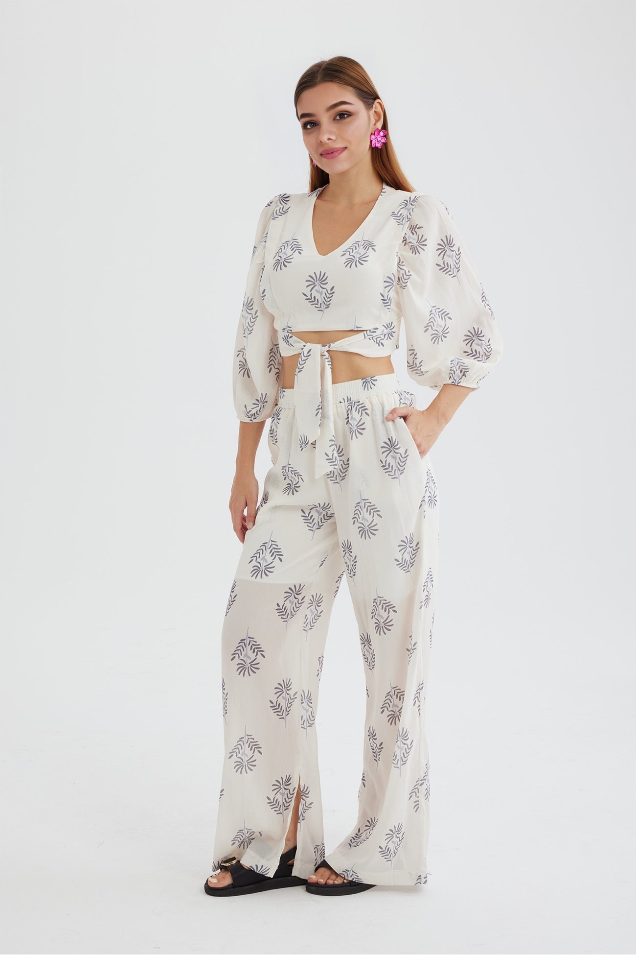 Fudus bedruckte Puffärmel-Oberteil mit Knoten vorne und langer Hose