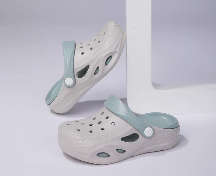 Komfortable, leichte Hausschuhe für drinnen und draußen