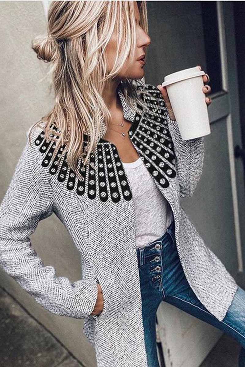 Schlanker Retro-Mantel mit Taschen