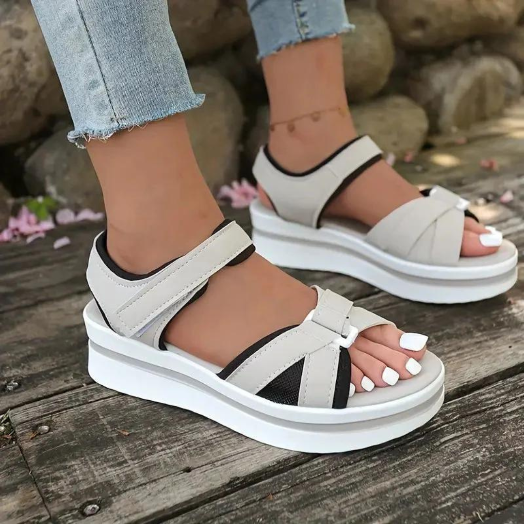 Sommerliche Plateau-Sandalen für Damen in stilvollem Design