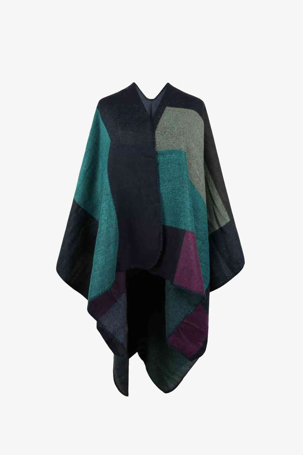 Stilvoller Anouk Poncho im Colorblock-Look