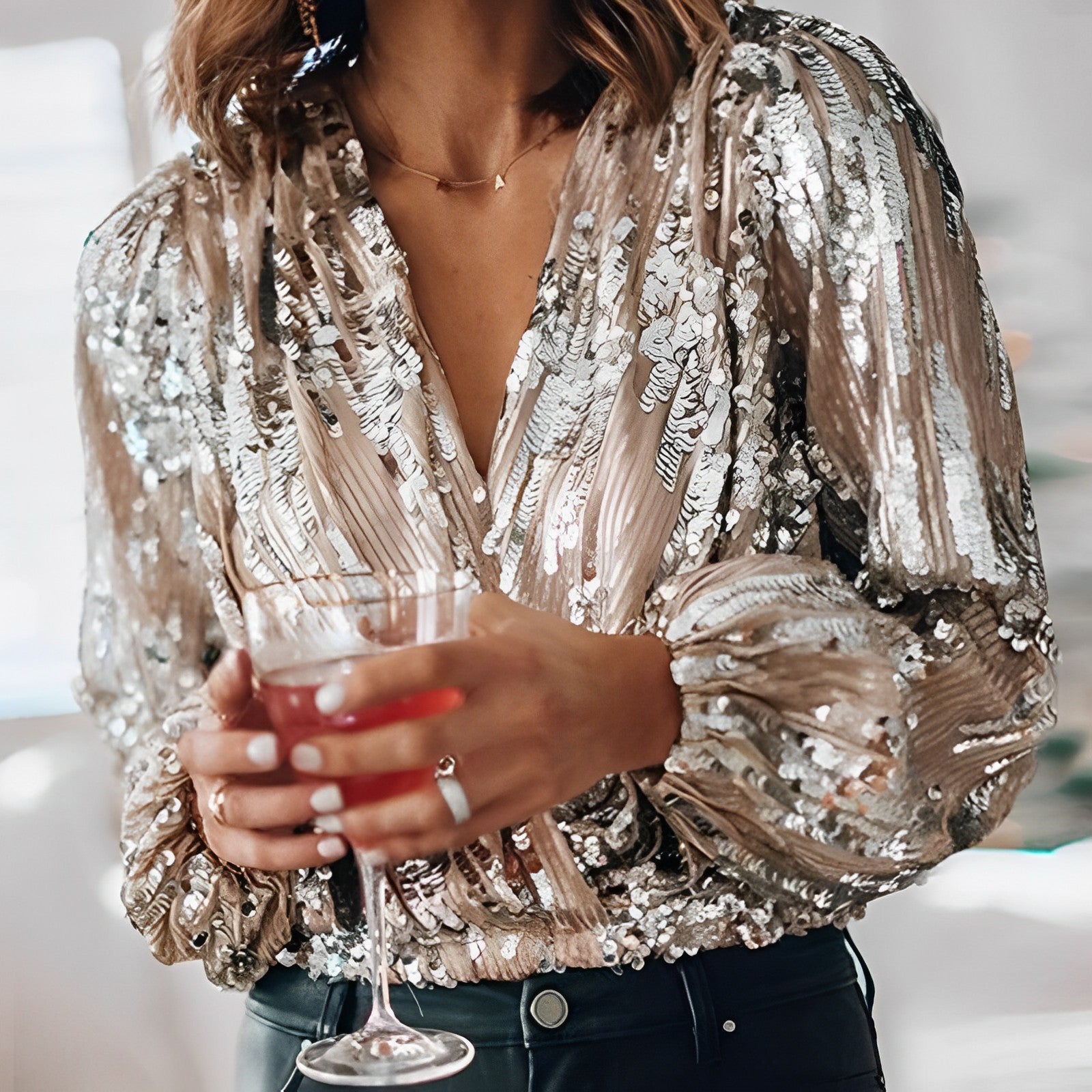 bluse mit falten am ausschnitt