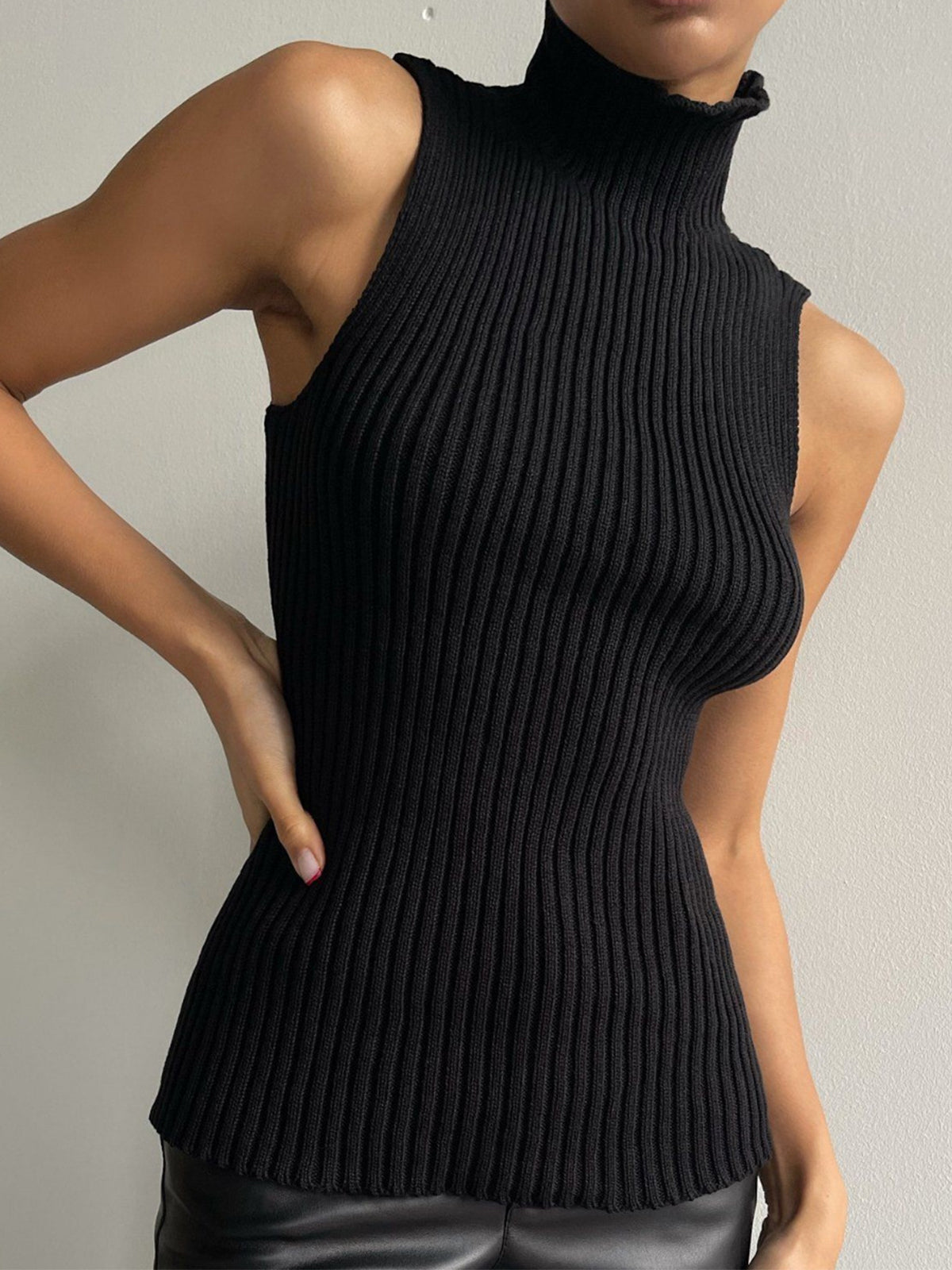 Fudus Minimalist Ribbed Top with Low Back