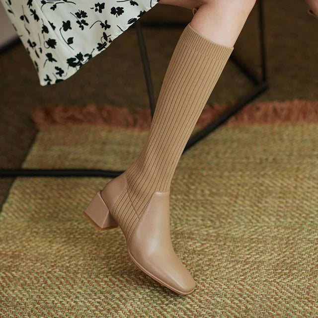Alannah Stiefel mit integrierten Socken