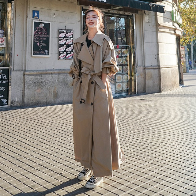 Elegantes, locker geschnittenes Olga Trenchcoat