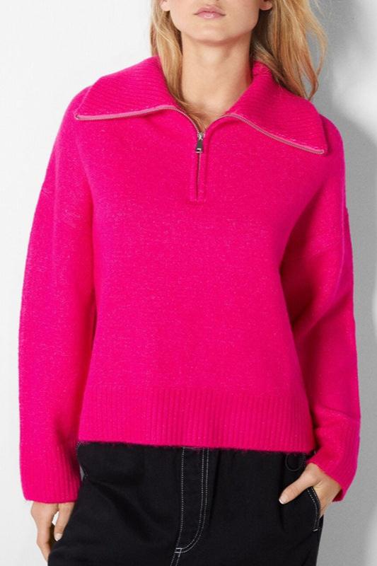 Rosa-roter Pullover mit halbem Reißverschluss und Kragen von Fudus
- Krohn-e