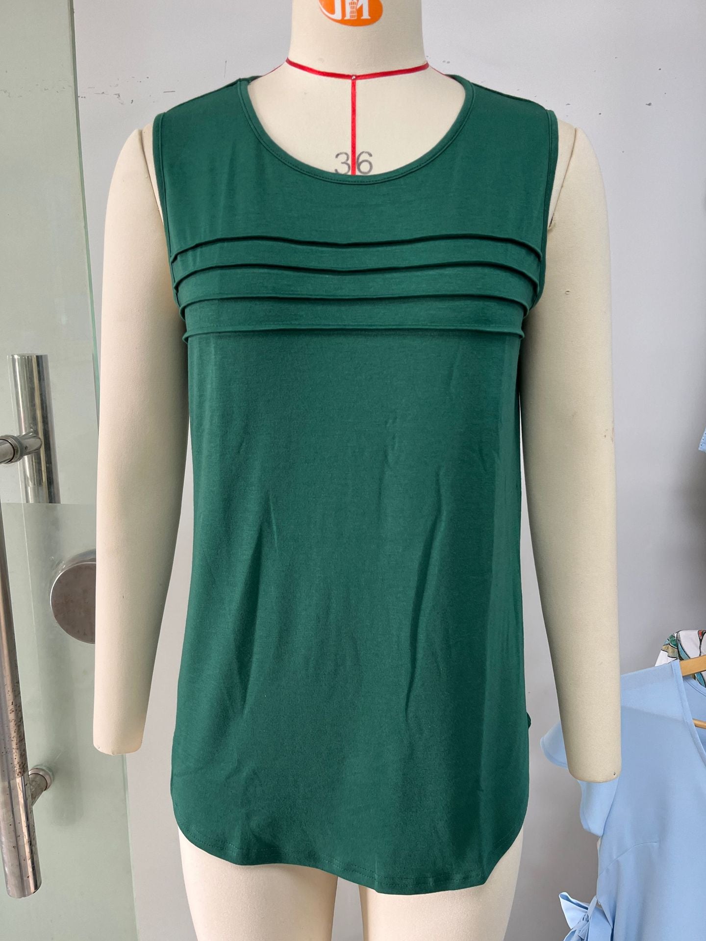 Fudus: Lockeres, ärmelloses Tanktop mit rundem Ausschnitt