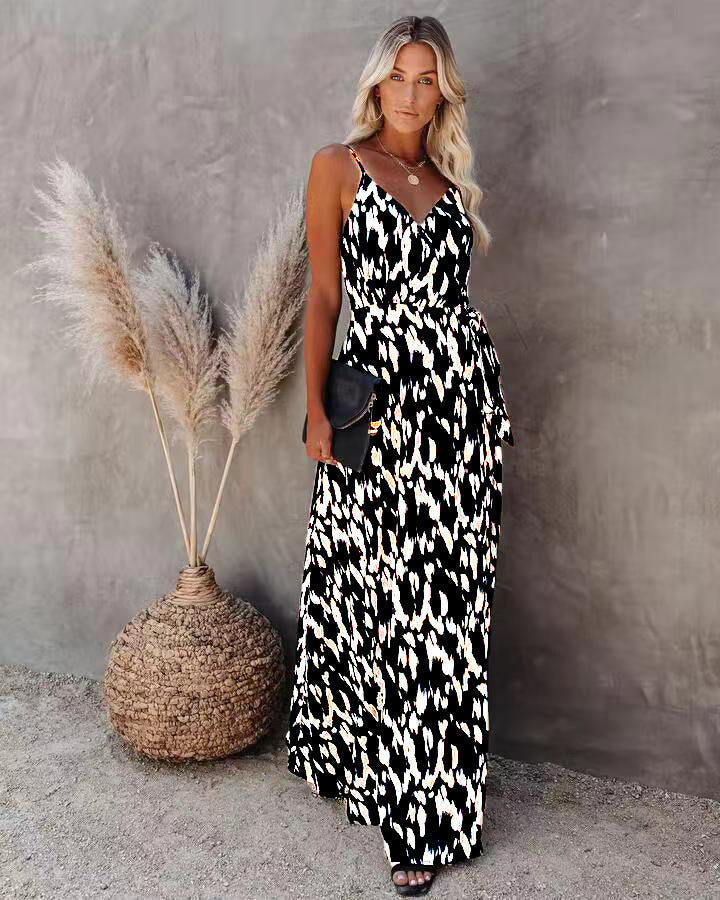 Neues Damen-Midikleid von Fudus mit Spaghettiträgern und Blumenmuster