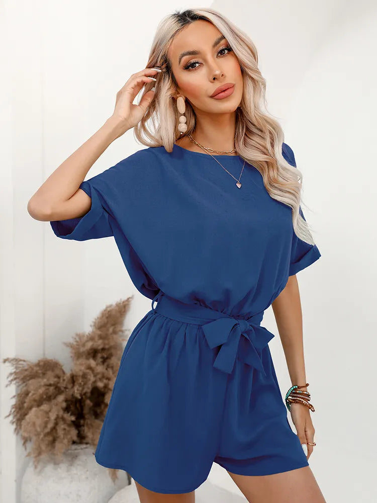 Evelyn Jumpsuit mit Rundhalsausschnitt und Gürtel