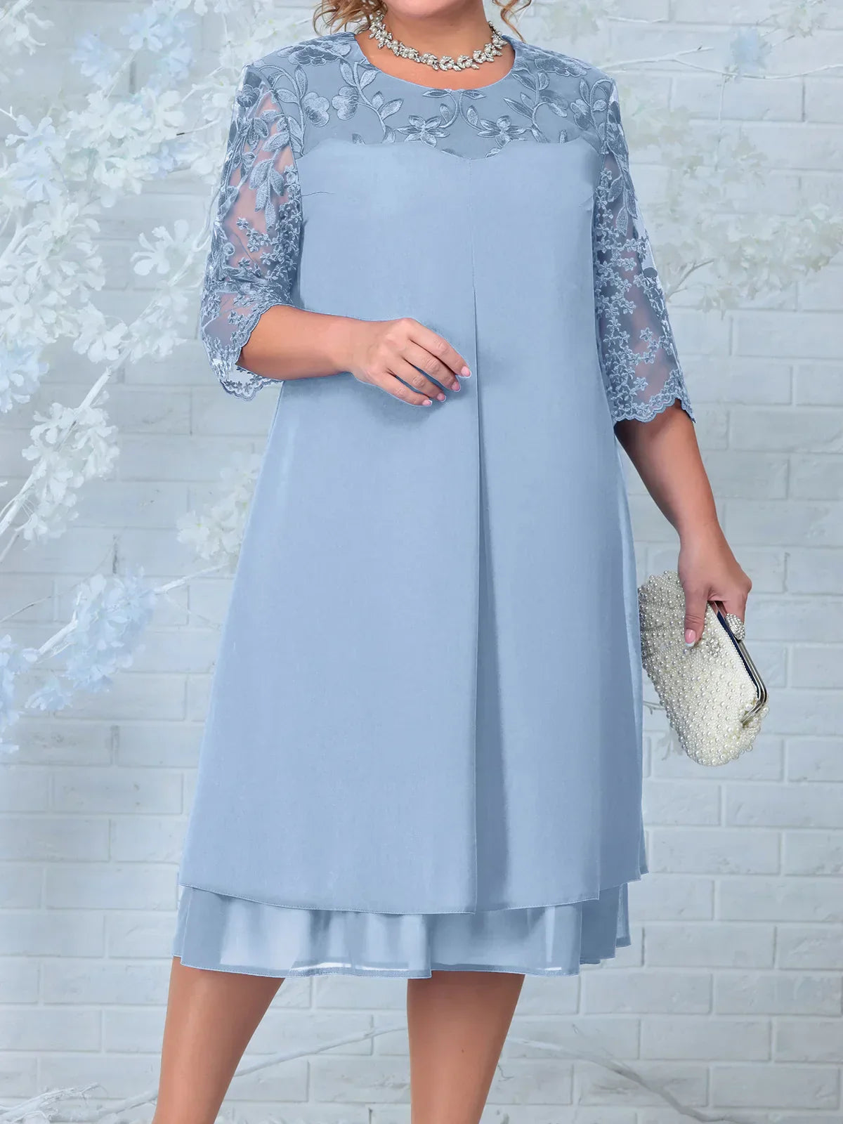 Ronja: Plus-Size Embroidered Banquet Dress