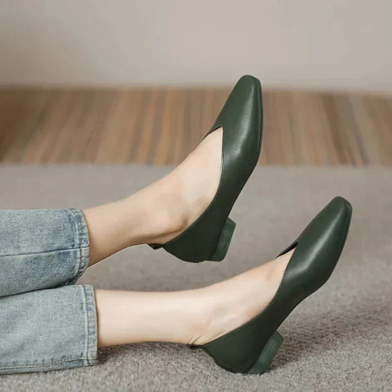 Estelle: Retro-Schuhe mit quadratischer Spitze