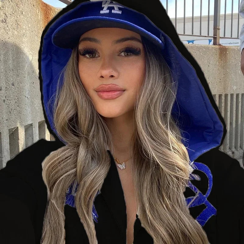 Damen Oversize Kapuzenpullover mit Horn-Details von Fudus (Reißverschluss)