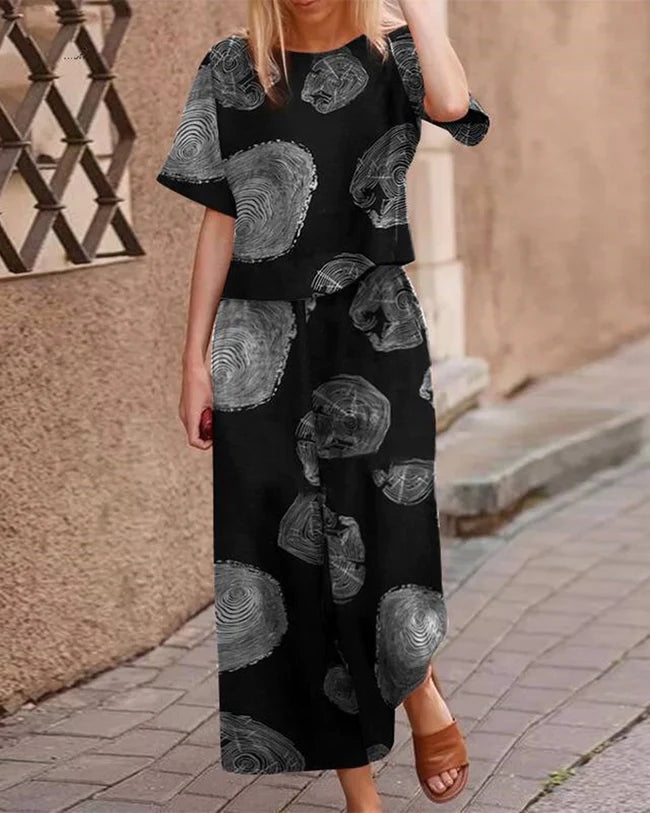 Alices modernes Zweiteiler-Ensemble mit fließendem Oberteil