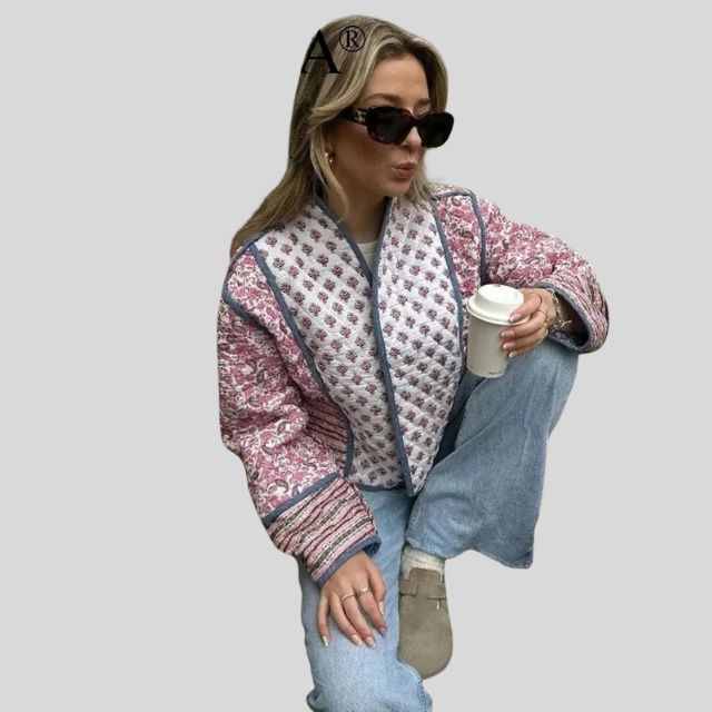 Bequeme, gesteppte Jacke mit Reißverschluss und Blumenmuster von Uzaer