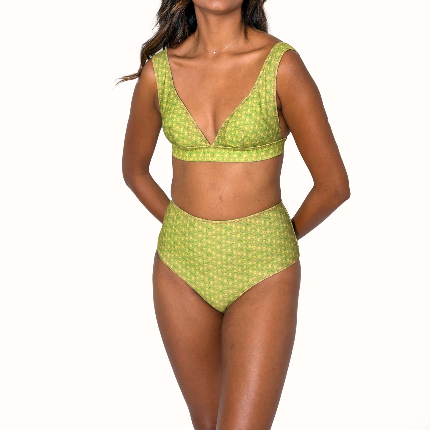 Elegant Triangle Top by Fudus