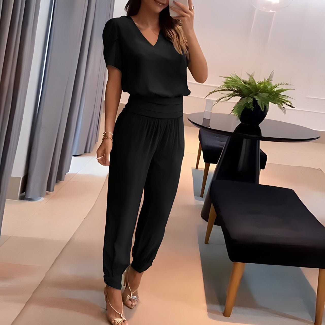 Alexandra: Modernes Set aus Bluse und Hose