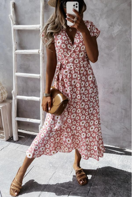 Fudus Midikleid mit lieblichen Gänseblümchen