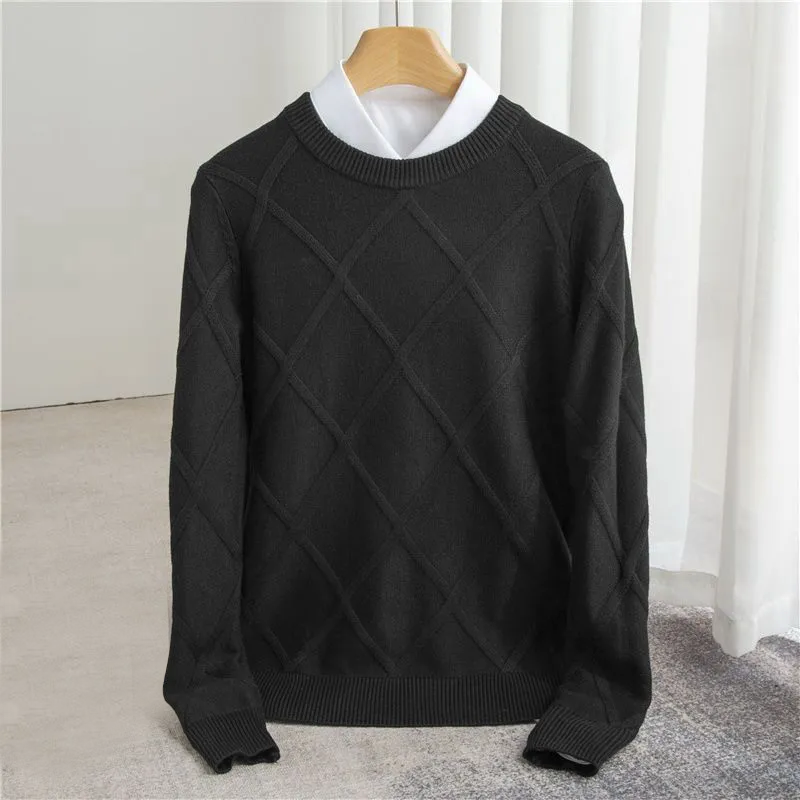 Herrenpullover mit Rautenmuster