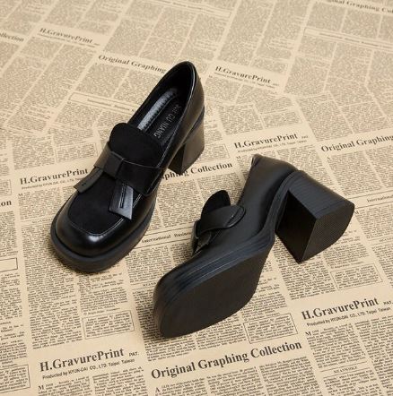 Anita – Large Leather Shoes