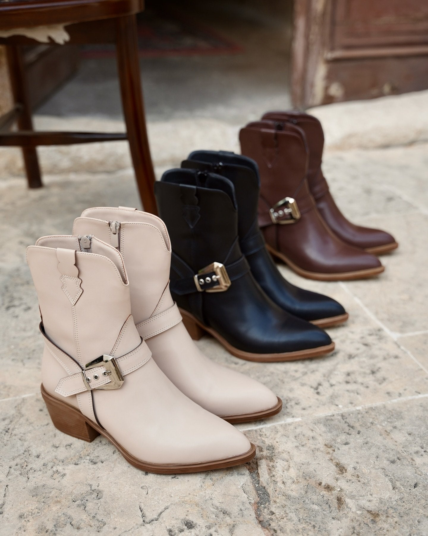 Italienische Lederstiefel mit Schnalle