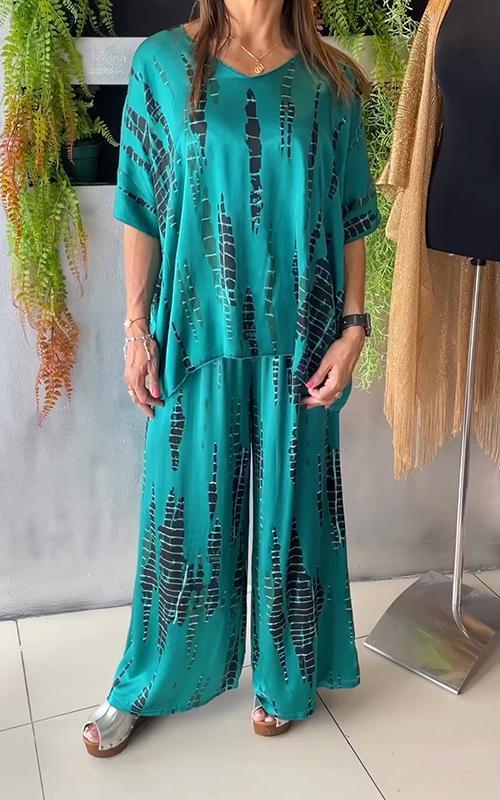 Entspannter zweiteiliger Satin-Anzug mit Rundhals