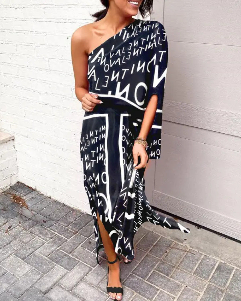 Sexy, schräg geschnittenes Kleid von Katharina mit freizügigen Schultern