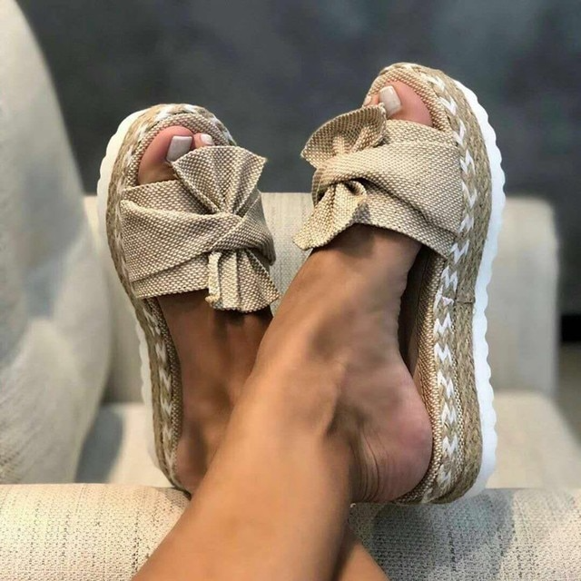 KROHN-E Damen Keilsandalen Geflochten Schleife Beige