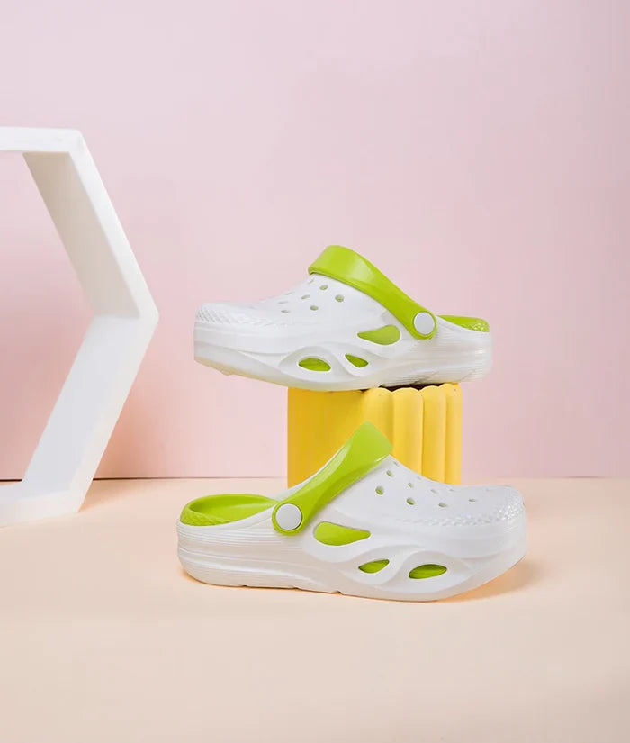 Komfortable, leichte Hausschuhe für drinnen und draußen