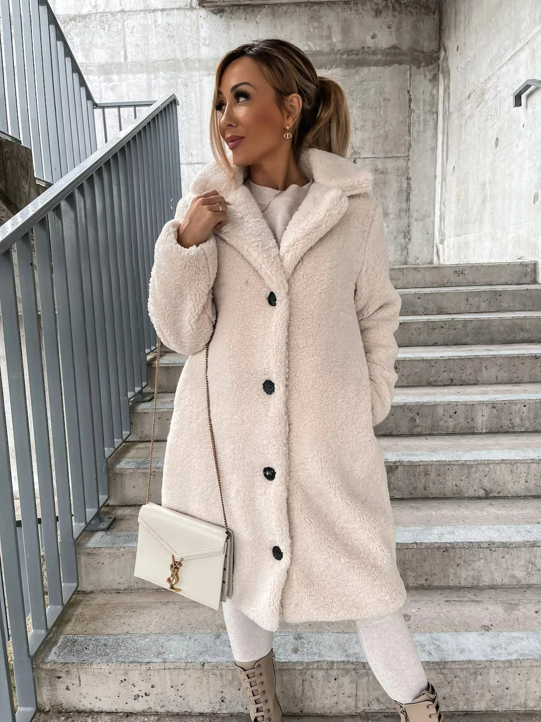 Krohn-e | Fell-Trenchcoat - stilvolle lange Damenoberbekleidung