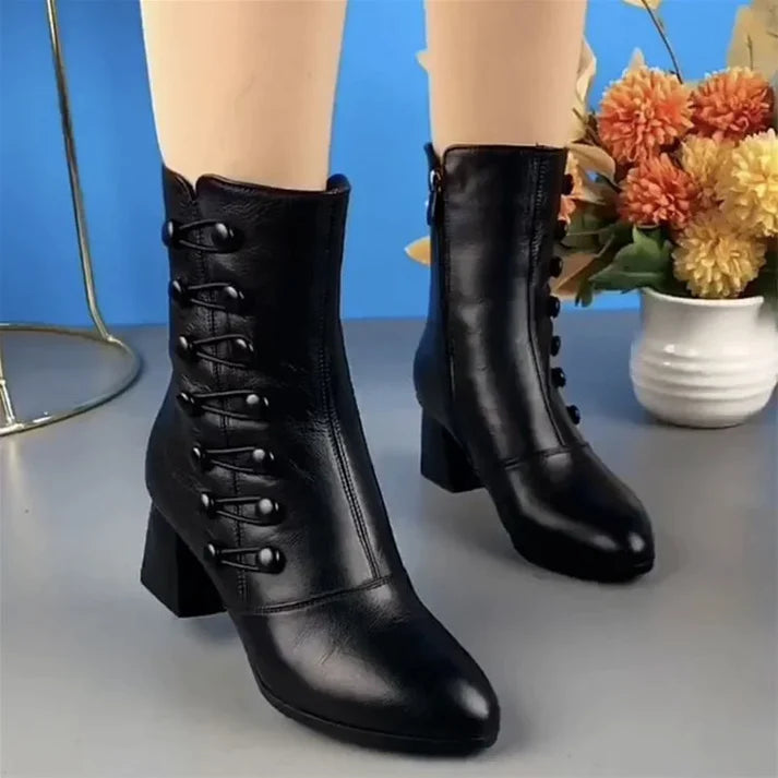 Kurze Lederstiefel von Biel