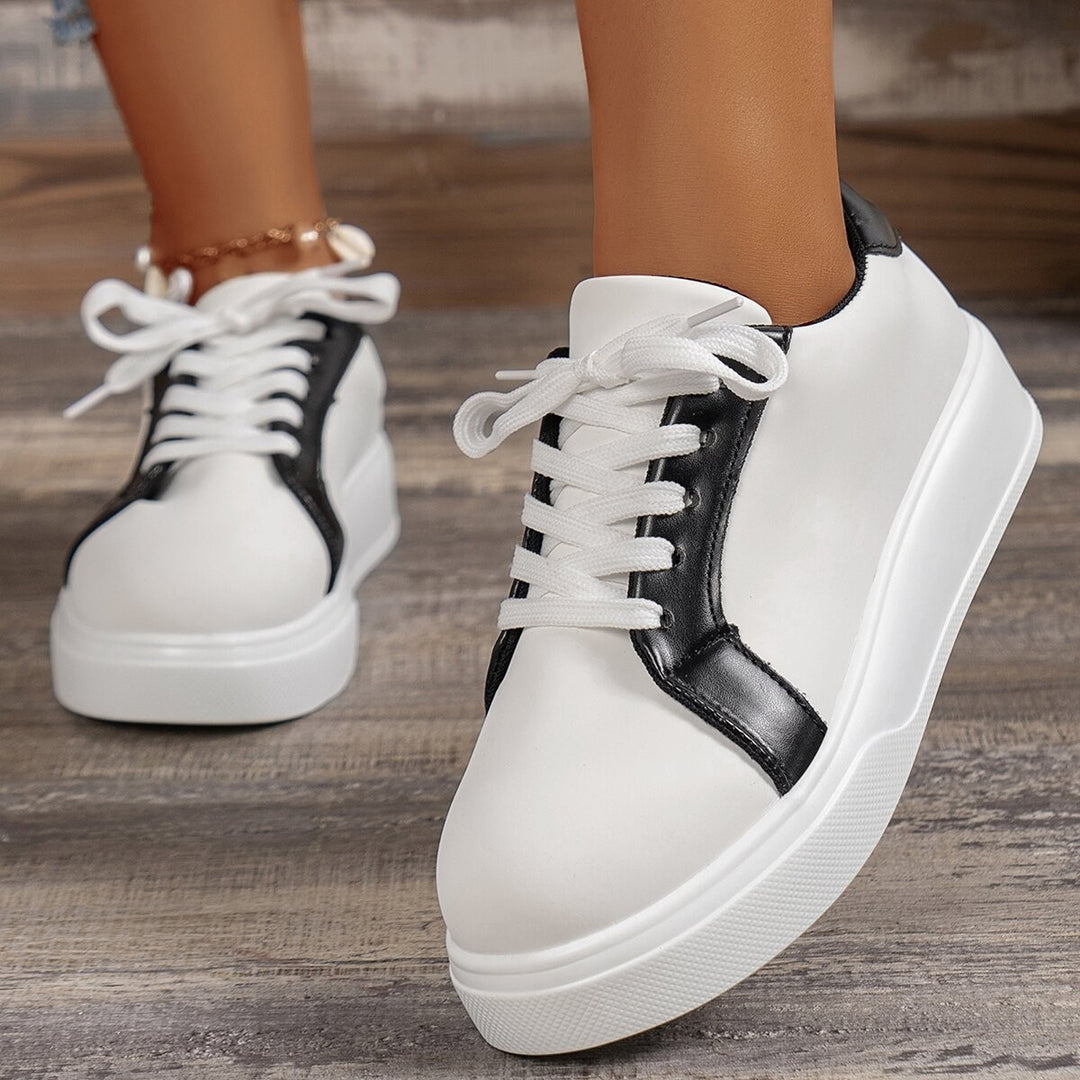 SYLVIA: Flache Sportschuhe