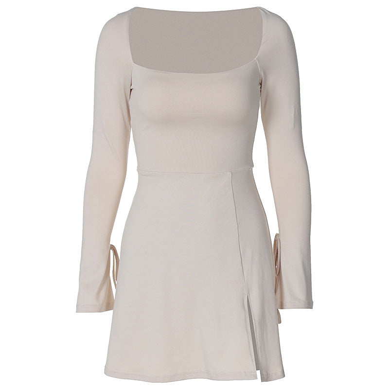 Wendy Kleid: Tailliert mit Glockenärmeln