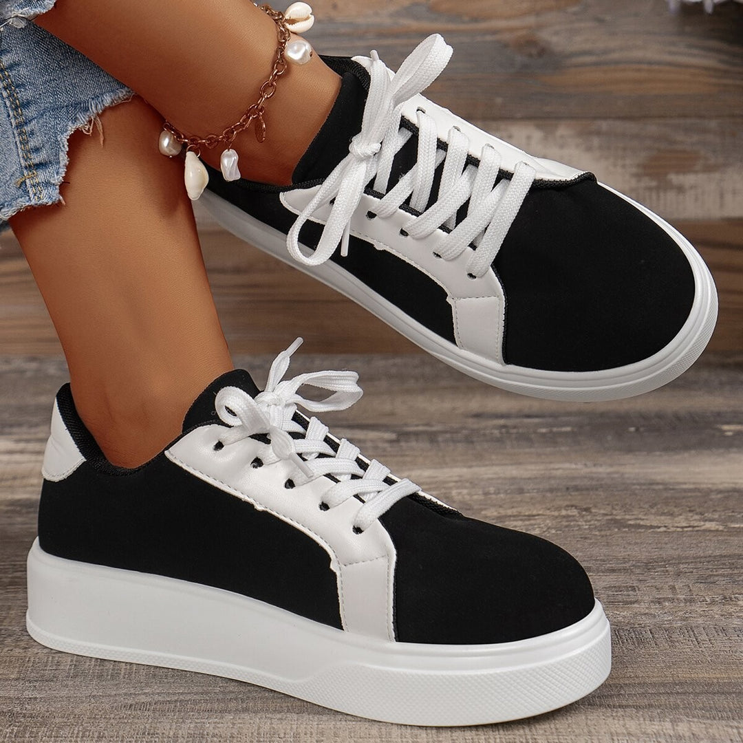 SYLVIA: Flache Sportschuhe