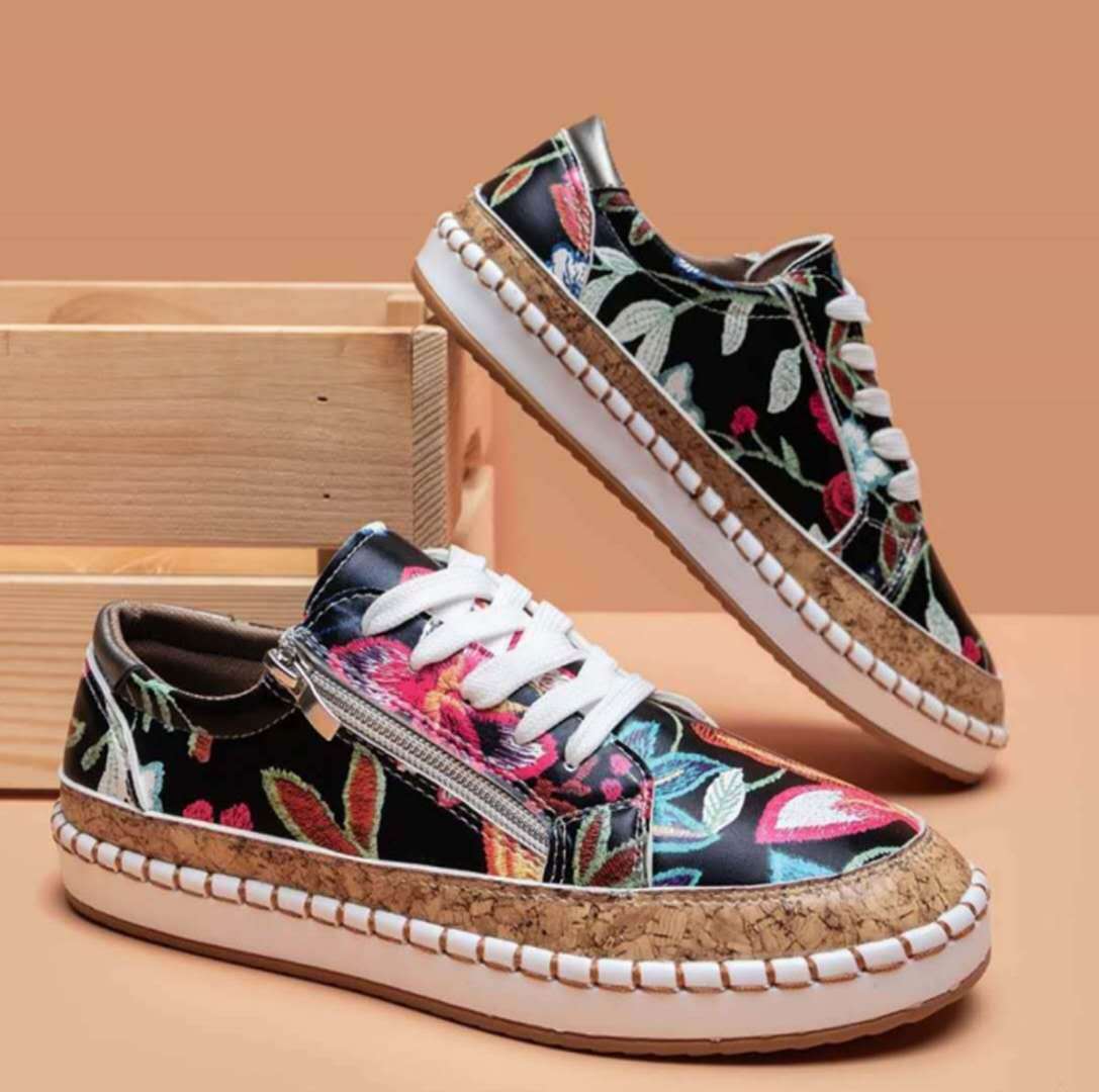Damen-Schuhe aus vulkanisiertem Blumenstoff