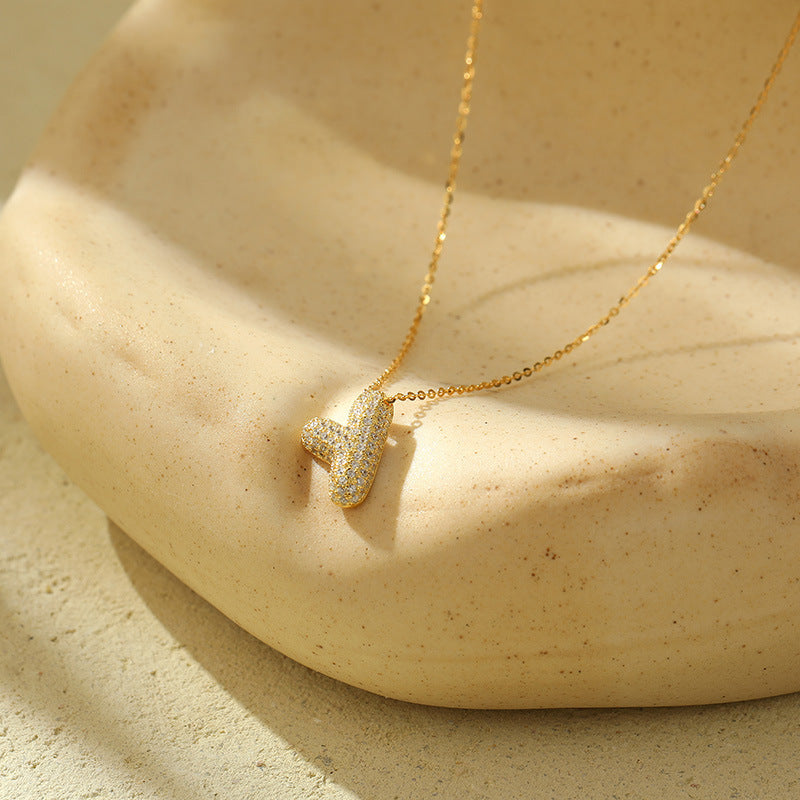 Fudus Stahl-Anhänger mit dicken Buchstaben