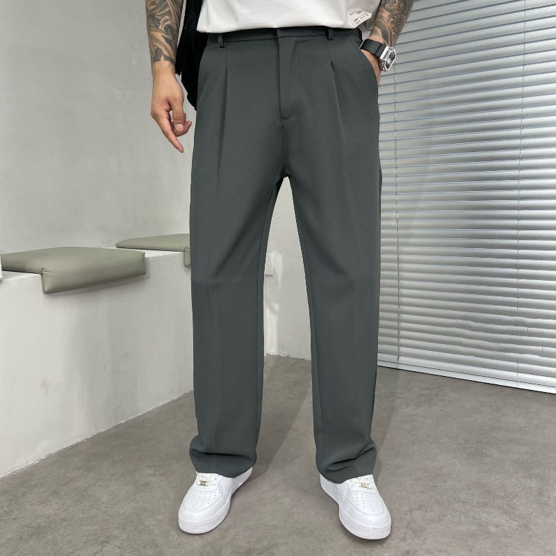 Moderne, bequeme Herrenhose im eleganten Stil
