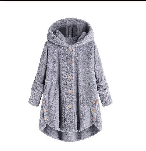 Fudus mit Knöpfen und Kapuze