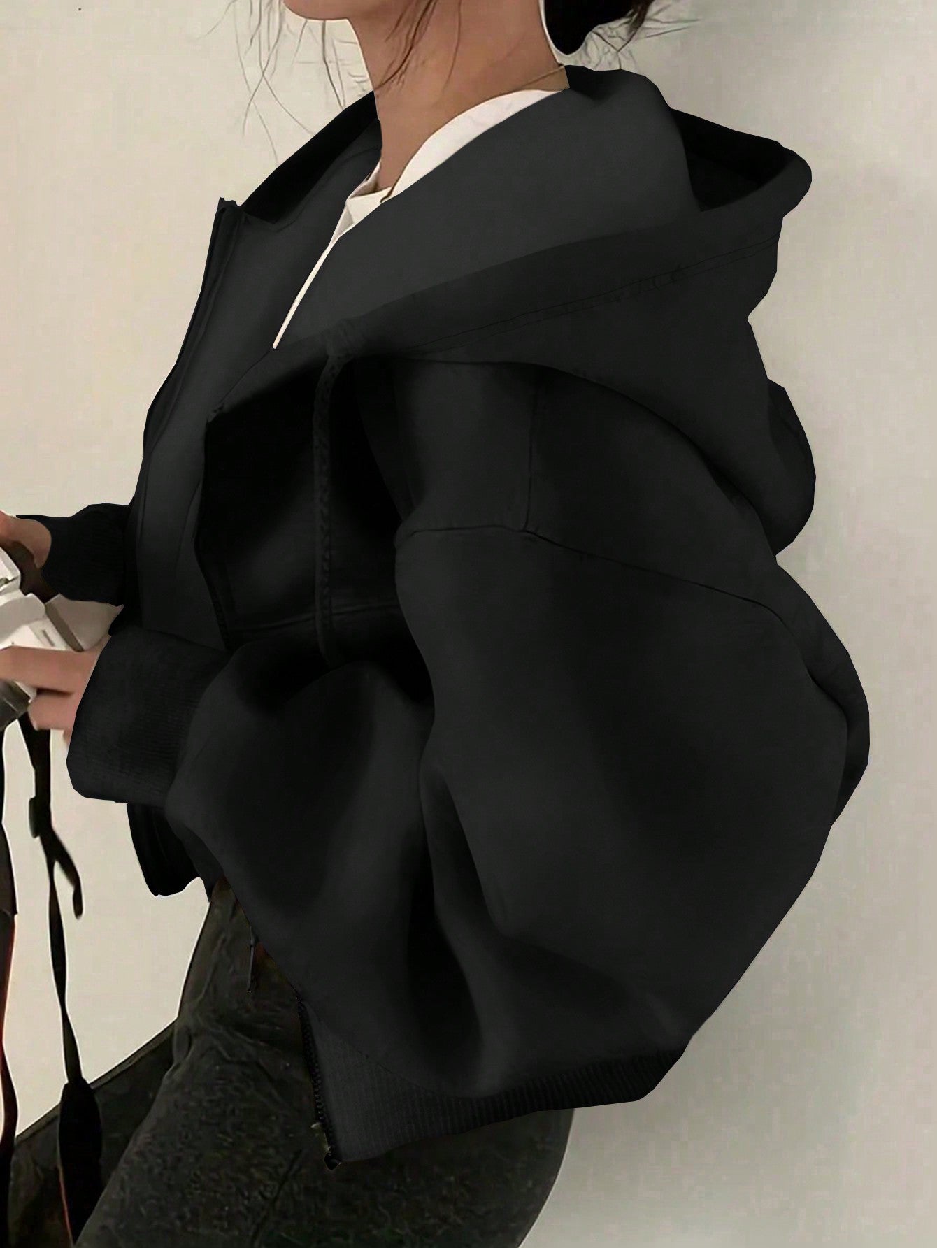 Komfortabler Kapuzenpullover mit Reißverschluss von Fudus