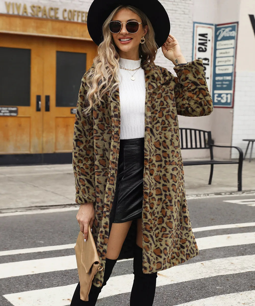 Krohn-e | Plüschjacke mit Leopardenmuster