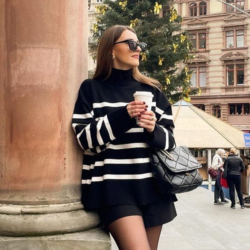 Krohn-e | Wunderschöner Pullover mit Breiten Streifen und Stehkragen