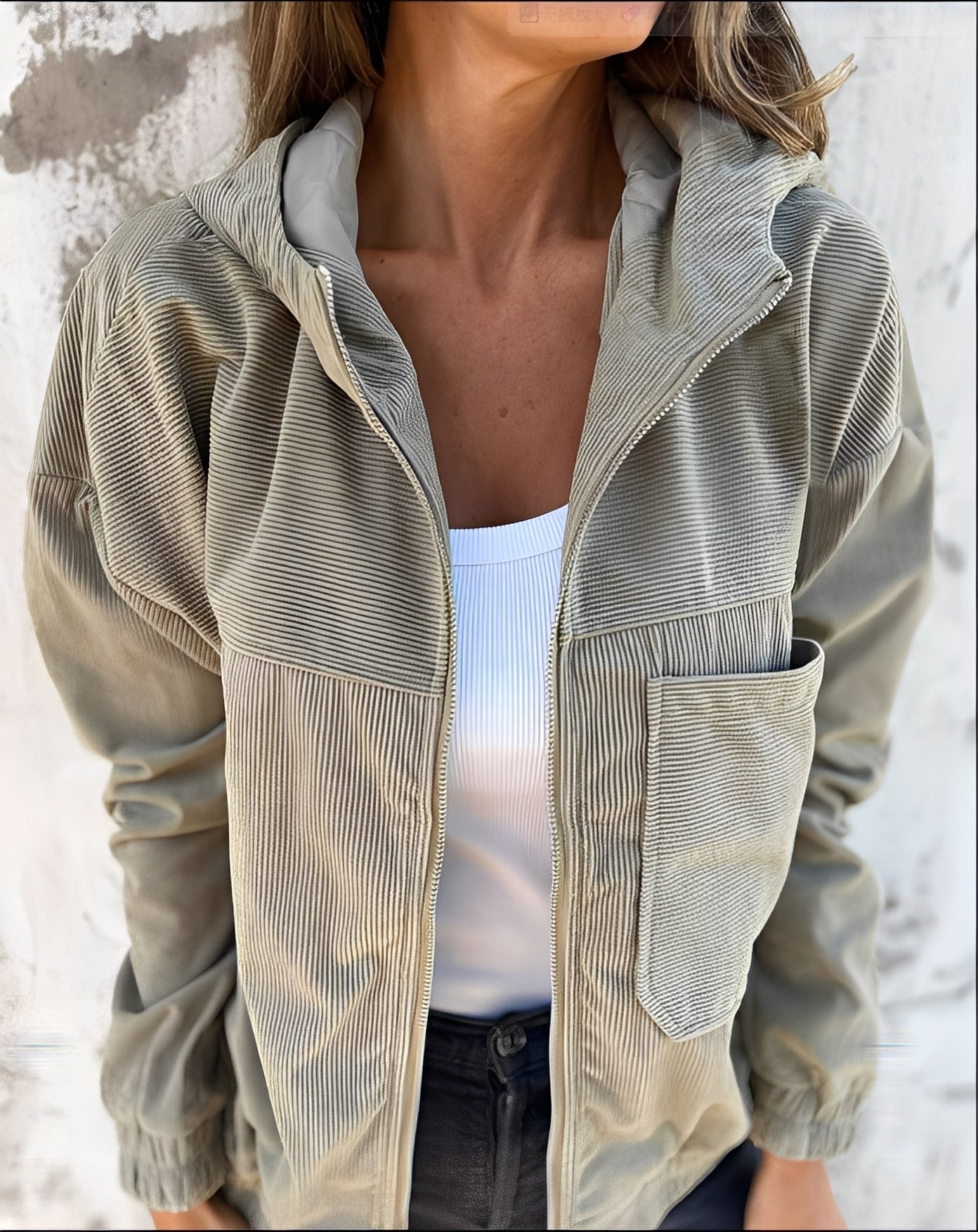 Krohn-e | Lässige Cord-Jacke mit Kapuze für Frauen