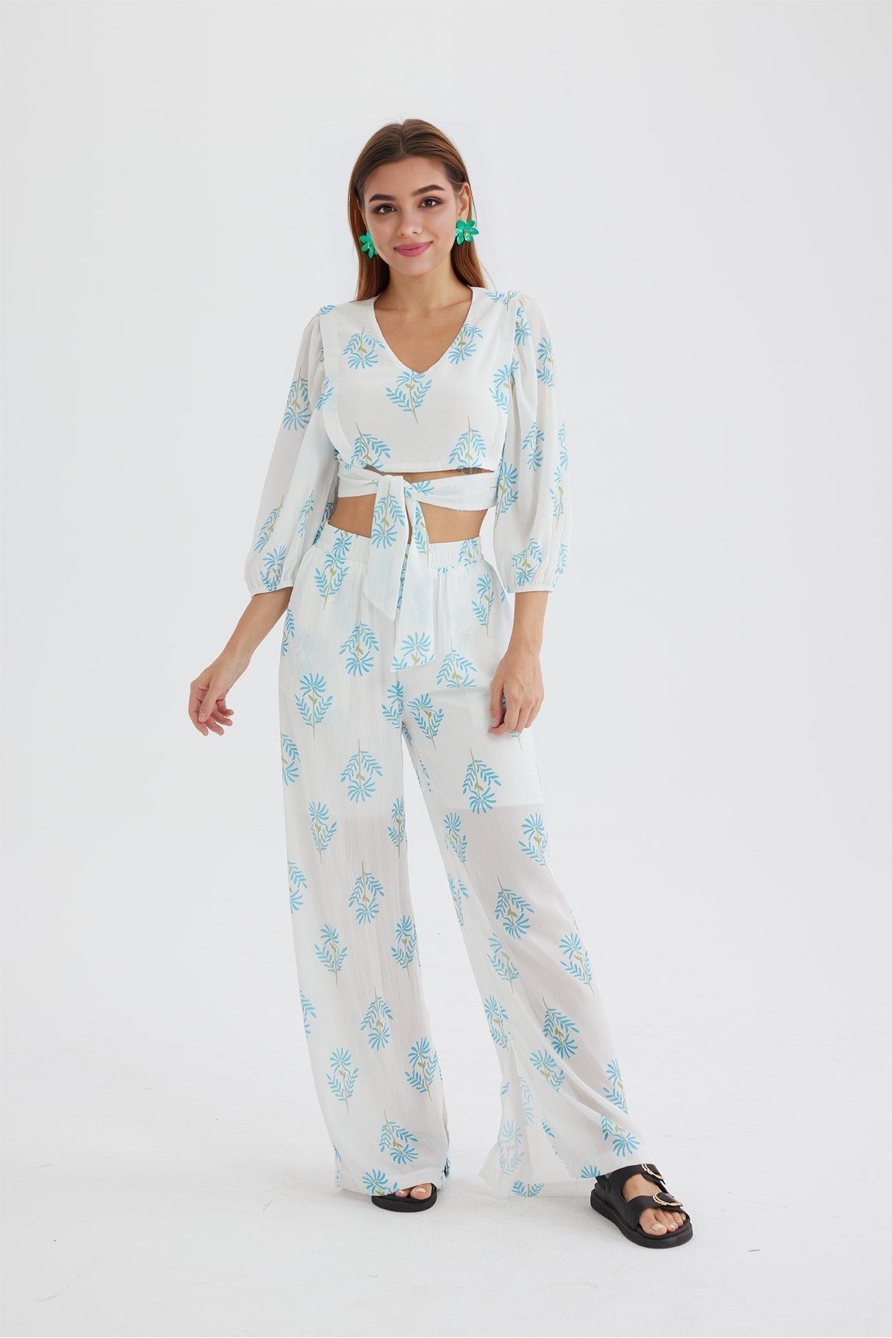 Fudus bedruckte Puffärmel-Oberteil mit Knoten vorne und langer Hose