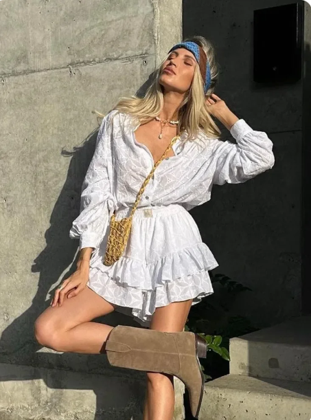 Fudus Set: Weißes Langarmhemd und Shorts