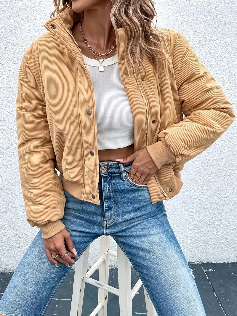 Steph:  Lockere, warme Jacke mit langen Ärmeln