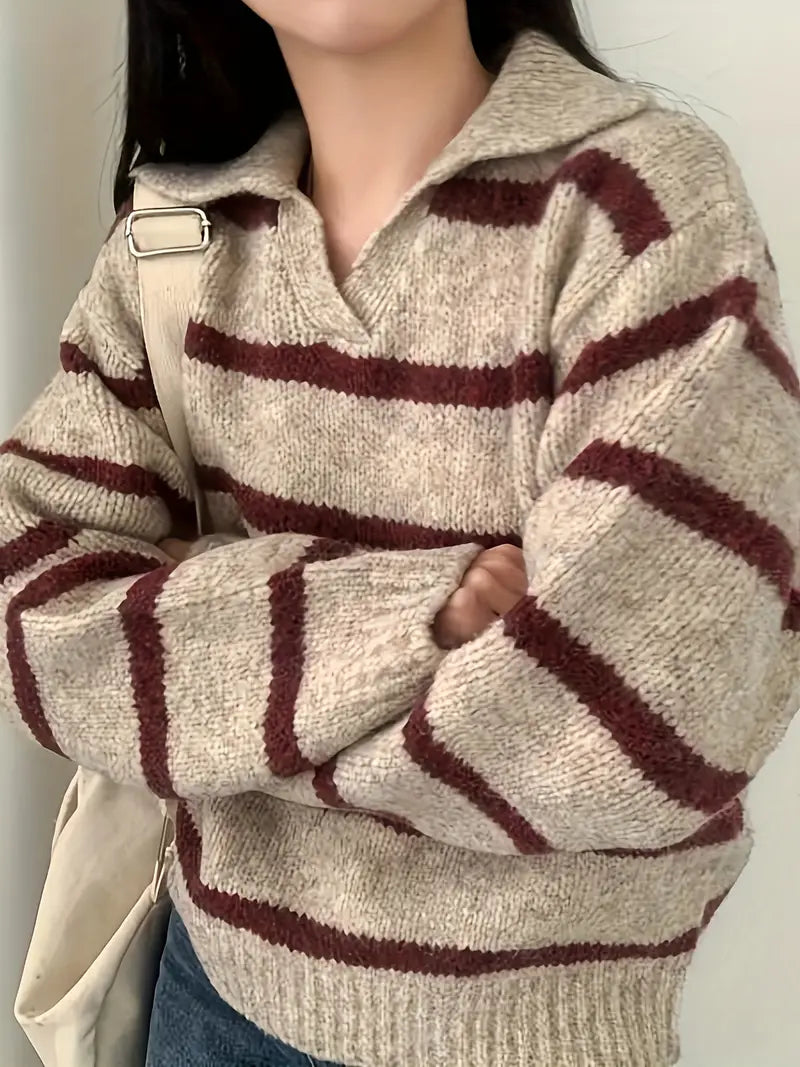 Gestrickter V-Ausschnittpullover mit Streifenmuster für Weihnachten