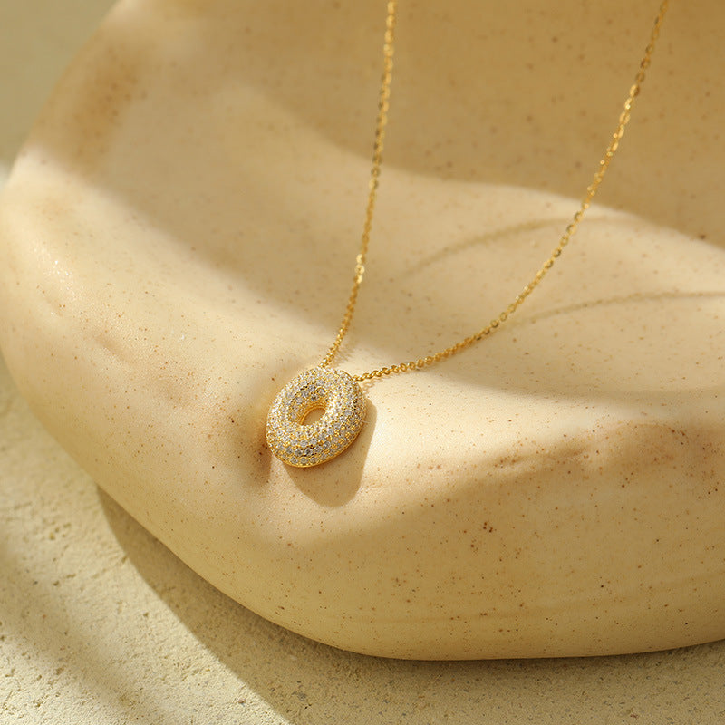 Fudus Stahl-Anhänger mit dicken Buchstaben