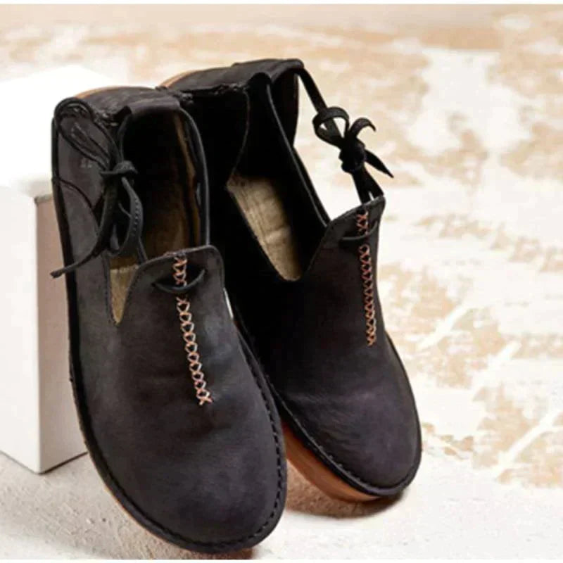 Herbstliche Lederschuhe von Lyrenis im modischen Design
