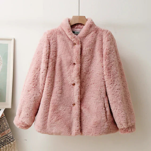 Elegantes Pelzmantel von Klaus – für die moderne, anspruchsvolle Frau