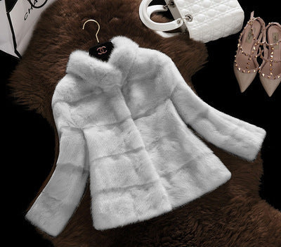 Damen Kunstpelzjacke mit modernem Schnitt und hohem Kragen Krohn-e