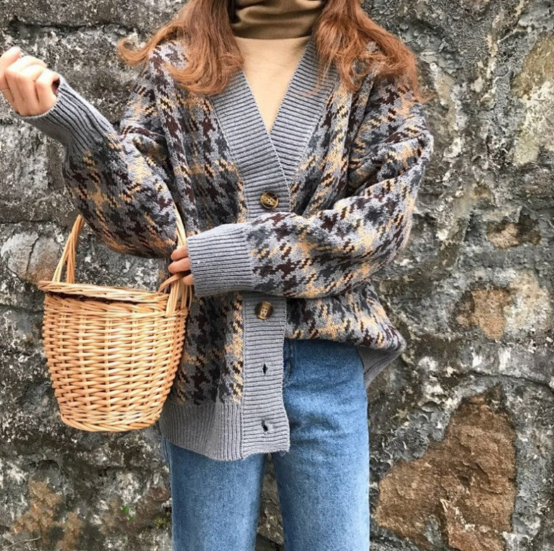 Damen Strickjacke mit modernen Zopfmuster und Holzknöpfen Krohn-e